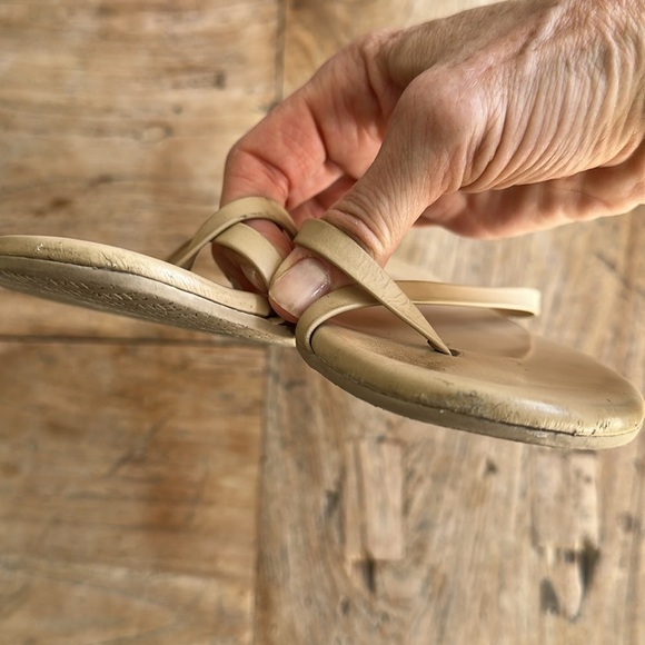 🤎 TKEES Tan Flip Flops Sandals – Women’s Size 6 | Neutral Minimalist Wardrobe - Picture 7 of 7